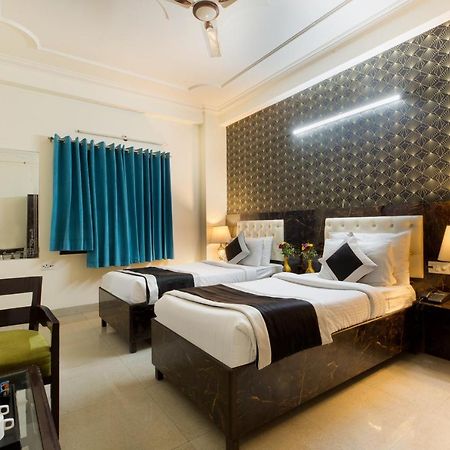 The Alpino Hotel Νέο Δελχί Εξωτερικό φωτογραφία