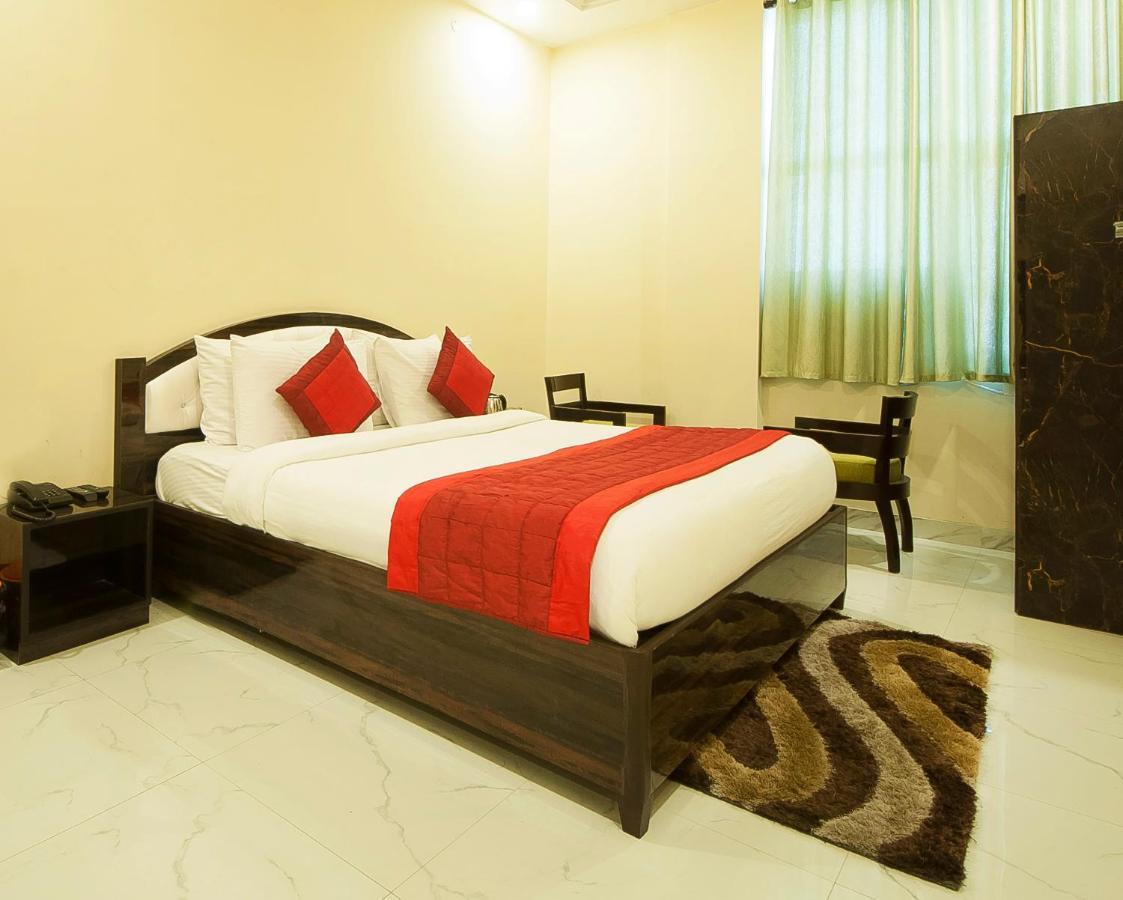 The Alpino Hotel Νέο Δελχί Εξωτερικό φωτογραφία