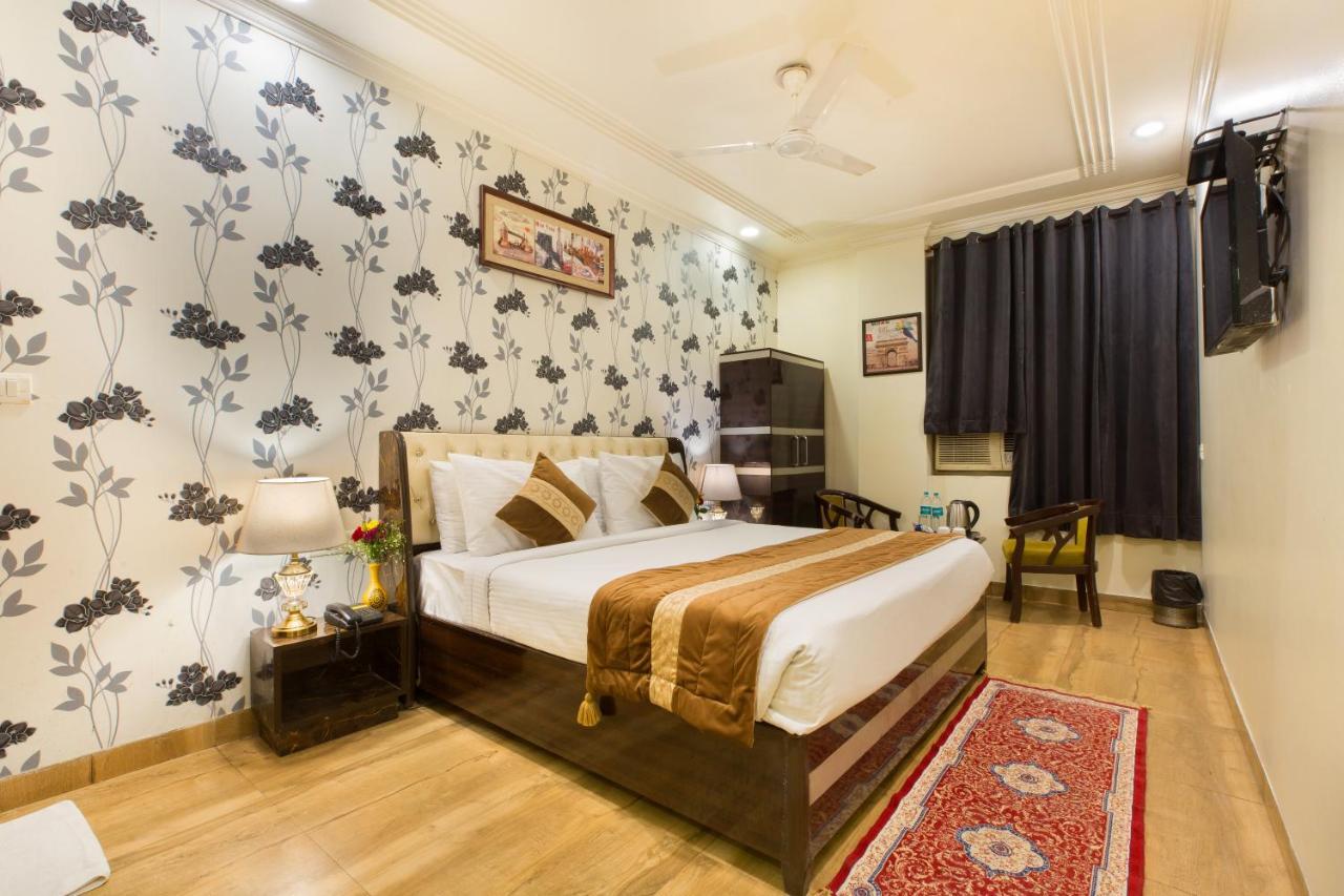 The Alpino Hotel Νέο Δελχί Εξωτερικό φωτογραφία