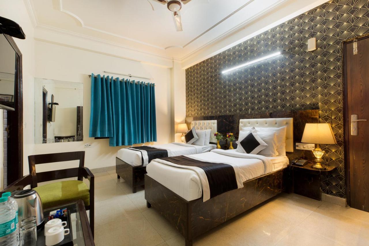 The Alpino Hotel Νέο Δελχί Εξωτερικό φωτογραφία