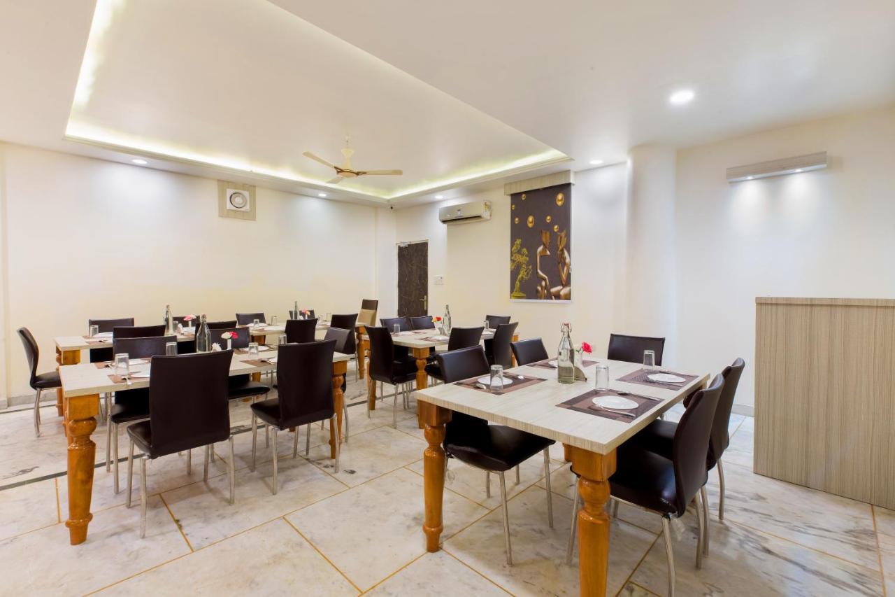 The Alpino Hotel Νέο Δελχί Εξωτερικό φωτογραφία