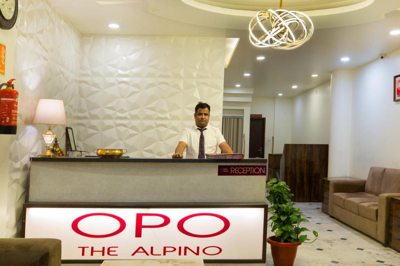 The Alpino Hotel Νέο Δελχί Εξωτερικό φωτογραφία