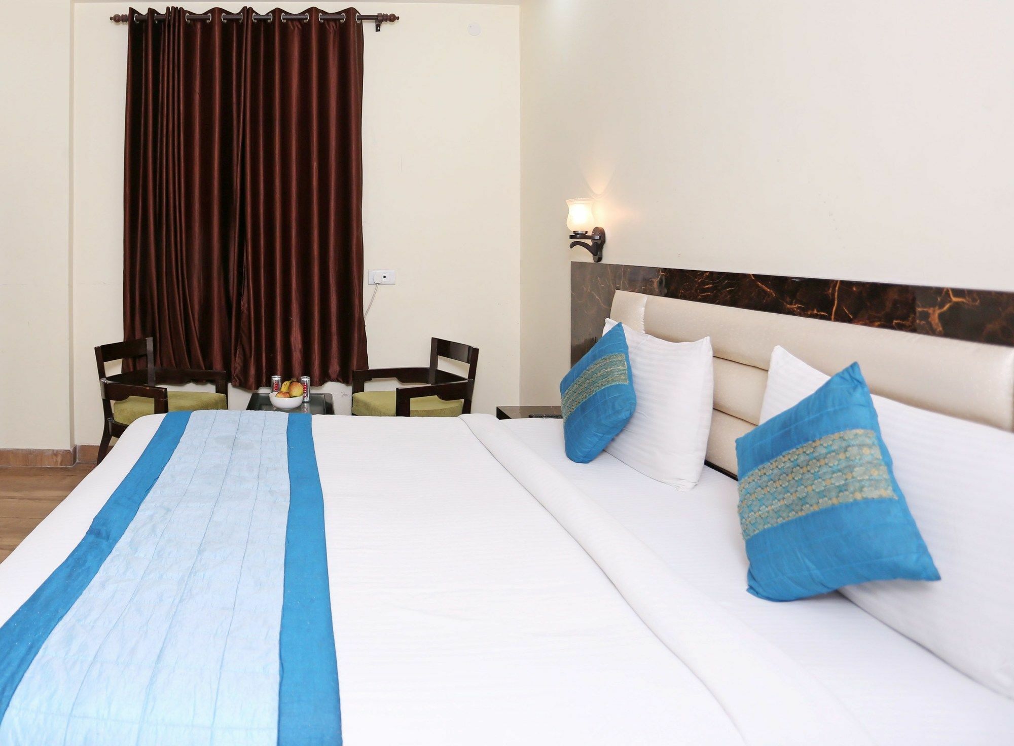 The Alpino Hotel Νέο Δελχί Εξωτερικό φωτογραφία