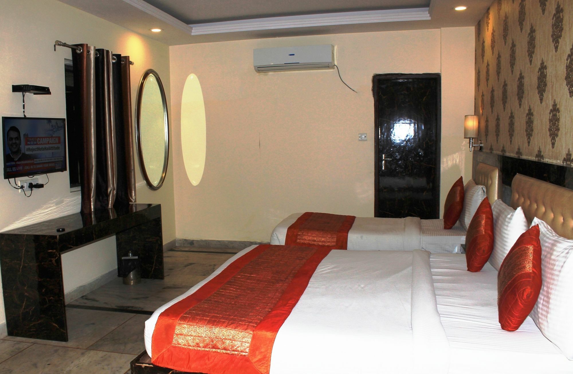 The Alpino Hotel Νέο Δελχί Εξωτερικό φωτογραφία