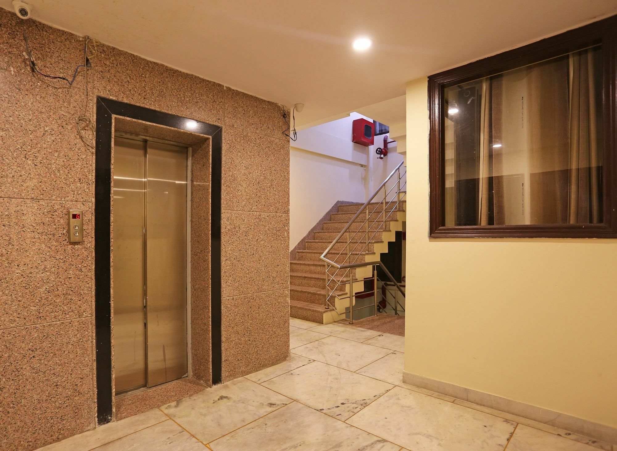 The Alpino Hotel Νέο Δελχί Εξωτερικό φωτογραφία